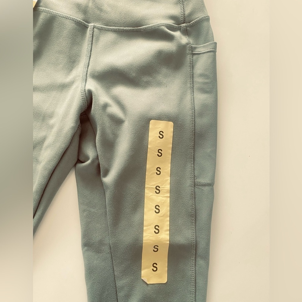 Danskin and Member’s Mark Women's leggings - Picture 6 of 10
